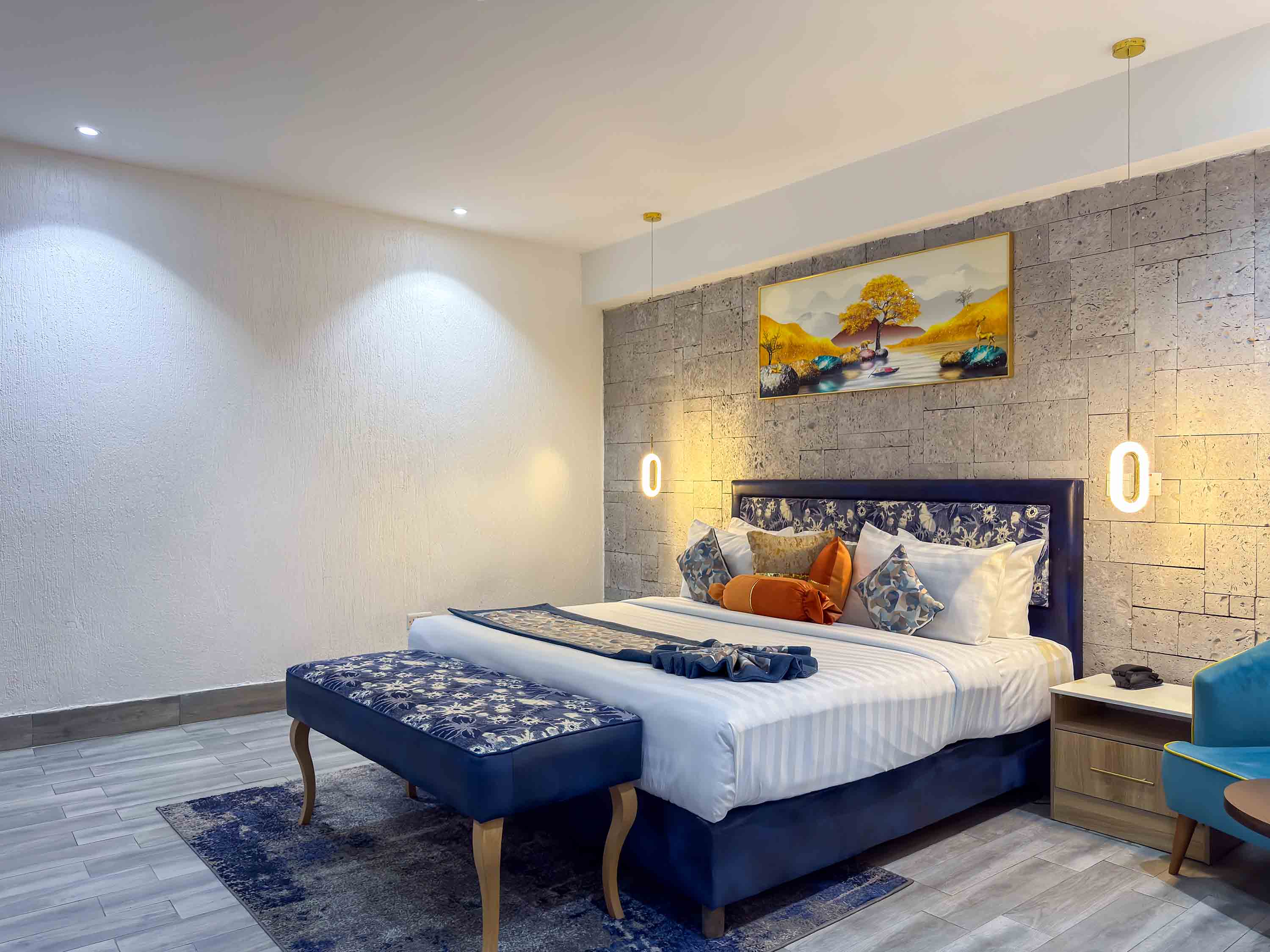 EXECUTIVE SUITE image